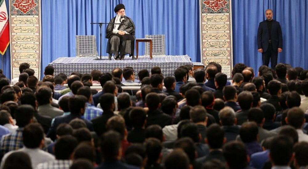 نخبگان با رهبر معظم انقلاب دیدار میکنند