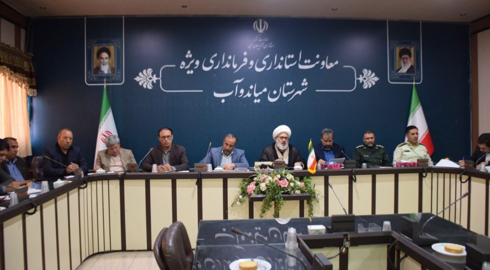 بدون استثنا با فساد اداری مبارزه میکنیم