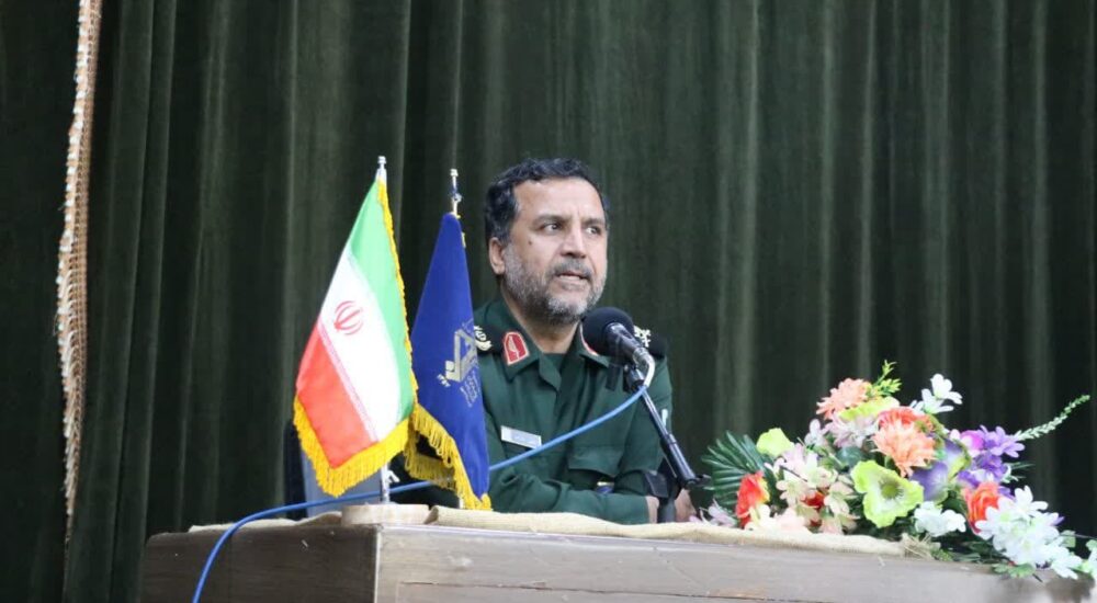 شادابسازی ۳۰ مدرسه در خوی توسط گروههای جهادی دانشآموزی