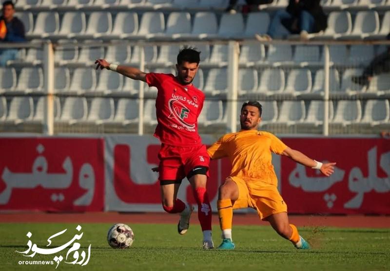 در صورت کمکاری بازیکن را تنبیه میکنیم