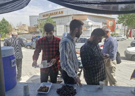 برپایی ایستگاه صلواتی شهدای خدمت در مهاباد