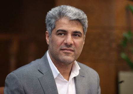 فعلاً «محمد رهبری» مربی تیم ملی شمشیربازی است