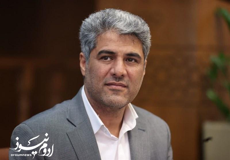 فعلاً «محمد رهبری» مربی تیم ملی شمشیربازی است