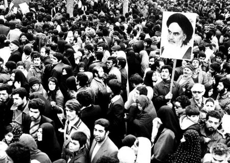 قیام ۱۵ خرداد نقطه عطف انقلاب اسلامی است