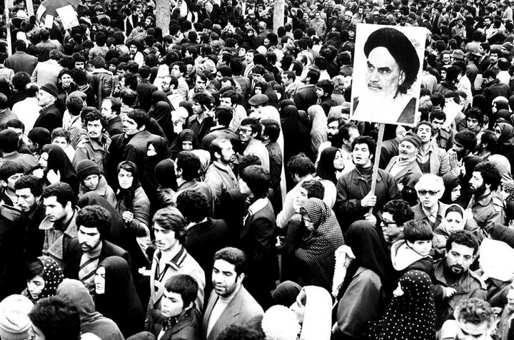 قیام ۱۵ خرداد نقطه عطف انقلاب اسلامی است