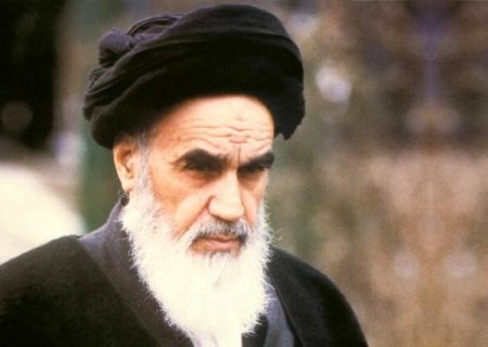 امام خمینی(ره) معلمی فراتر از رهبر سیاسی
