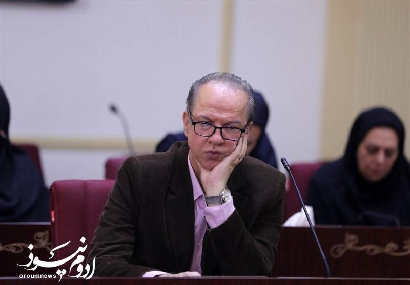 به پولادگر گفتیم که ساعی قصد کنارهگیری دارد