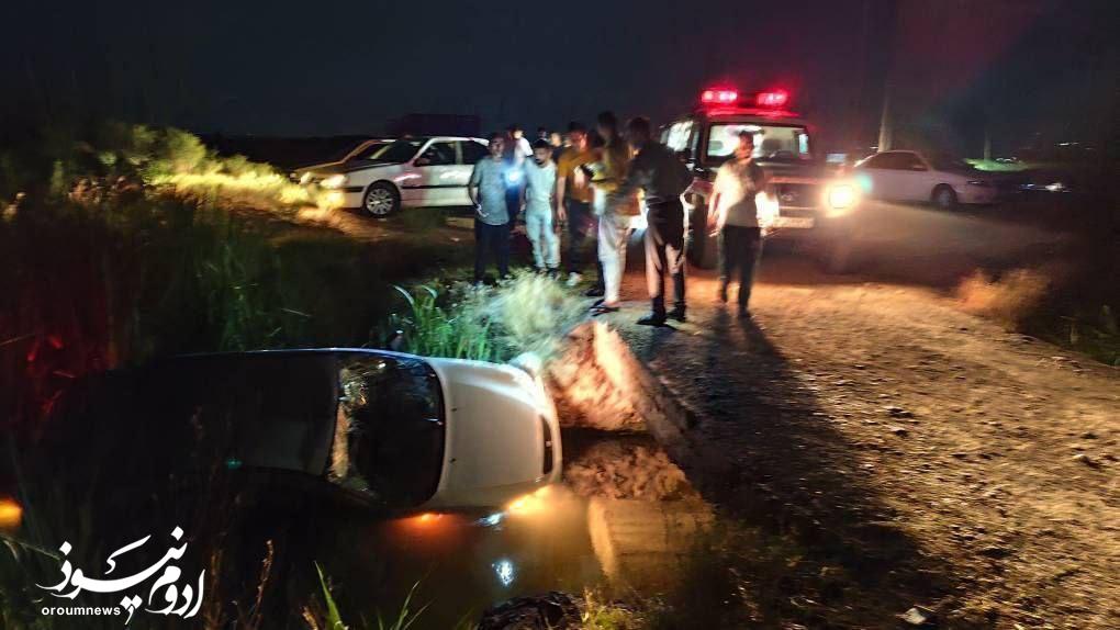 سقوط خودرو به داخل کانال آب حادثه آفرید