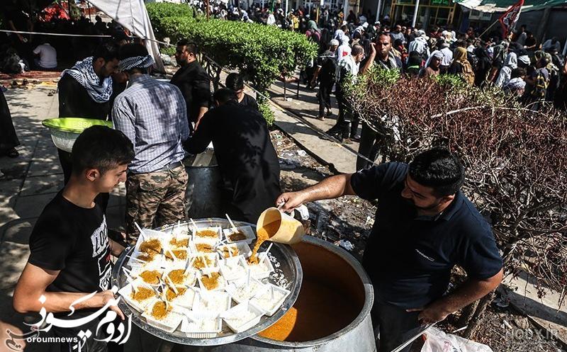 پخت روزانه ۷۰۰۰ پرس غذا برای زائران اربعین