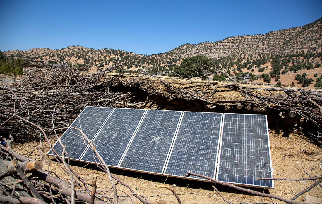 توزیع ۱۸ پنل خورشیدی میان عشایر ارومیه