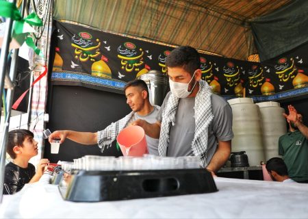 خدمت در مسیر عشق