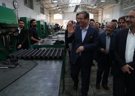 بازدید استاندار آذربایجان‌غربی از واحدهای تولیدی