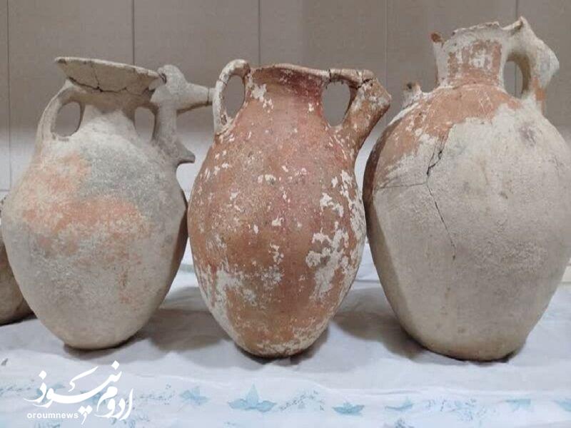 اهدای ۲۰ قطعه سفال تاریخی به موزه تکاب