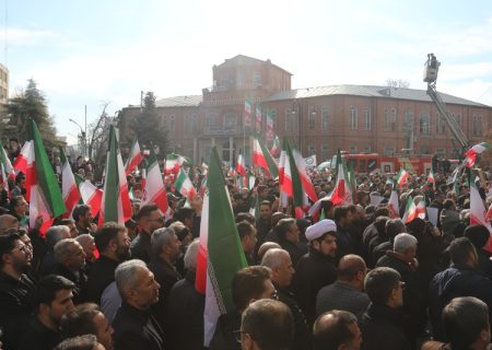 مردم دیار باکری: آذربایجان جانباز، خامنه‌ای دن آیرلماز