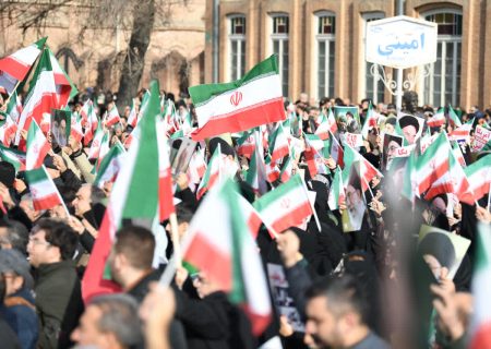 هدف دشمن از آشوب سلب استقلال ایران است