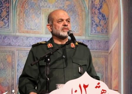 ملت ایران تسلیم دشمن نخواهد شد