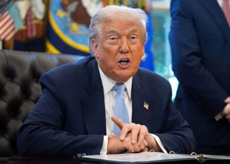 نیازی به فرستادن نیروی نظامی به ایران نمی‌بینیم