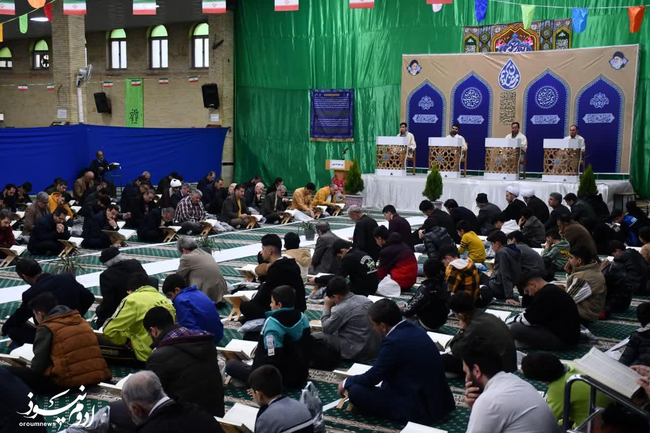 محفل رمضانی در مصلای خوی