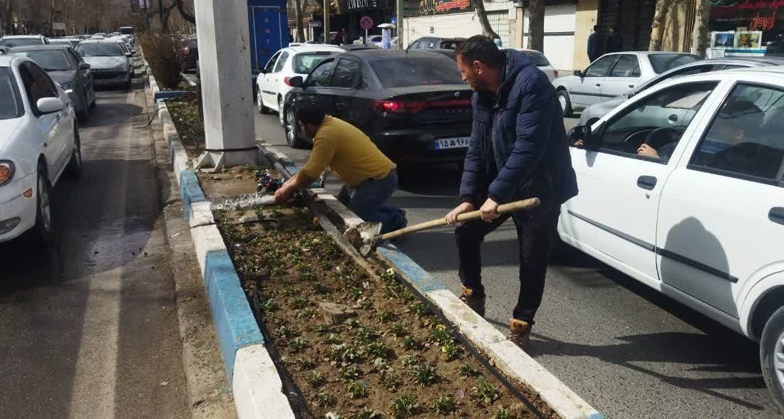 آغاز اجرای سیستم آبیاری قطرهای در بلوارهای ارومیه