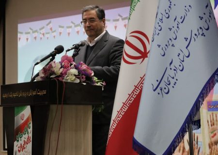 معلمان پیشگامان تربیت و انقلاب اسلامی هستند