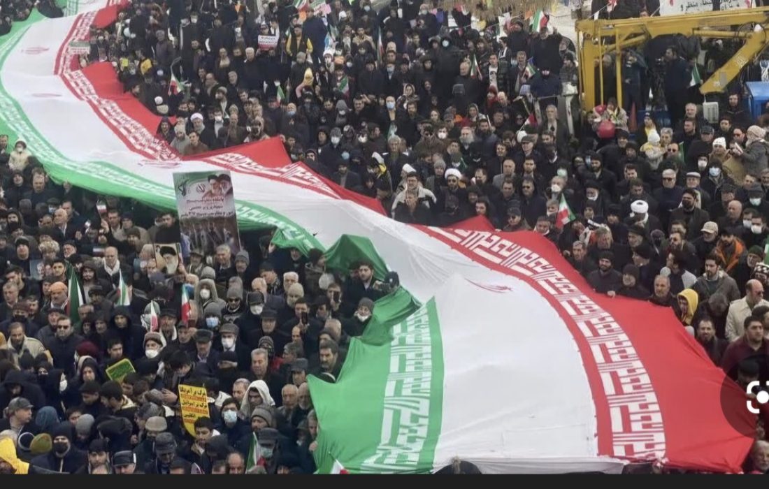 ملت ایران پای آرمان‌های انقلاب ایستادند