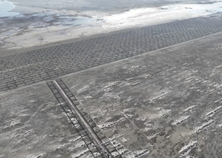 بازدید استاندار آذربایجان‌غربی از طرح‌های تثبیت کانون‌های گرد و غبار