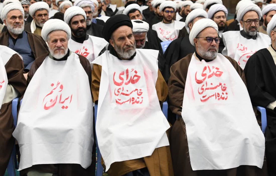 علمای ارومیه کفنپوش با امام خامنهای بیعت کردند