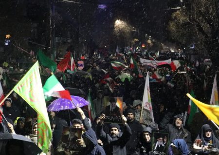 عشق به رهبر از موشک قوی‌تر است