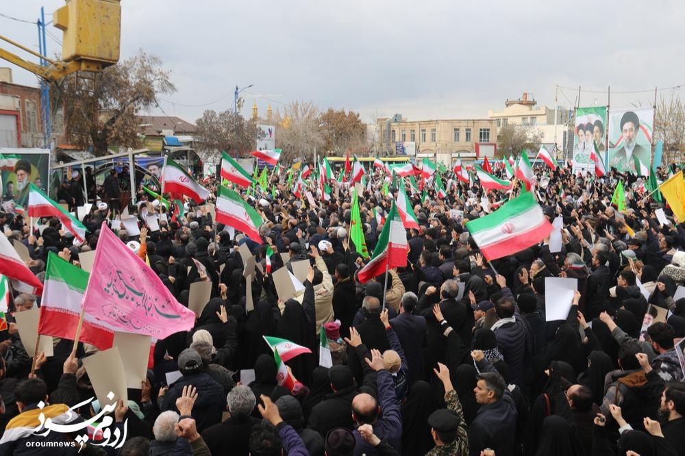بیعت تاریخی مردم ارومیه با سومین رهبر انقلاب اسلامی