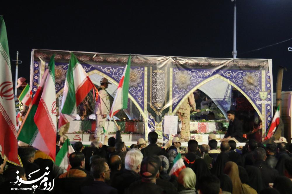 تشییع شهدای مرزبان همزمان با اجتماع مردم ارومیه