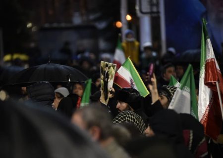 آذربایجان جانباز، خامنه‌ای دن آیریلماز