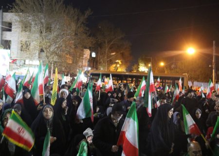 خیابان همچنان در دستان مردم ارومیه