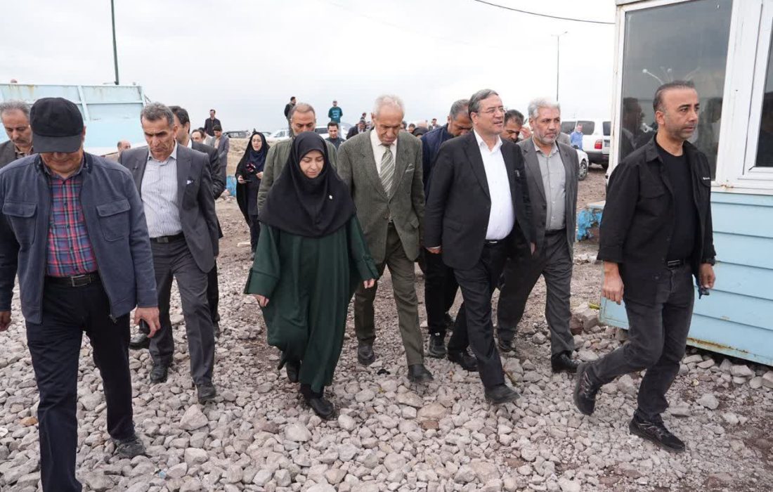 بازدید معاون رئیسجمهور از دریاچه ارومیه