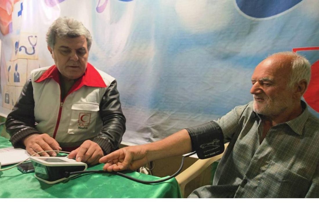 امدادگران در شیفت پرچم‌داری ایران