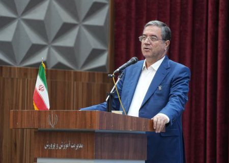 معلمان محور توسعه و پیشرفت آذربایجان‌غربی هستند