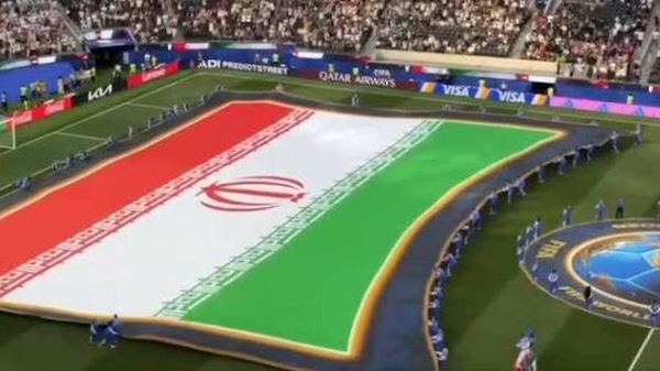واکنش مردم به اهتزاز پرچم ایران در میادین جهانی