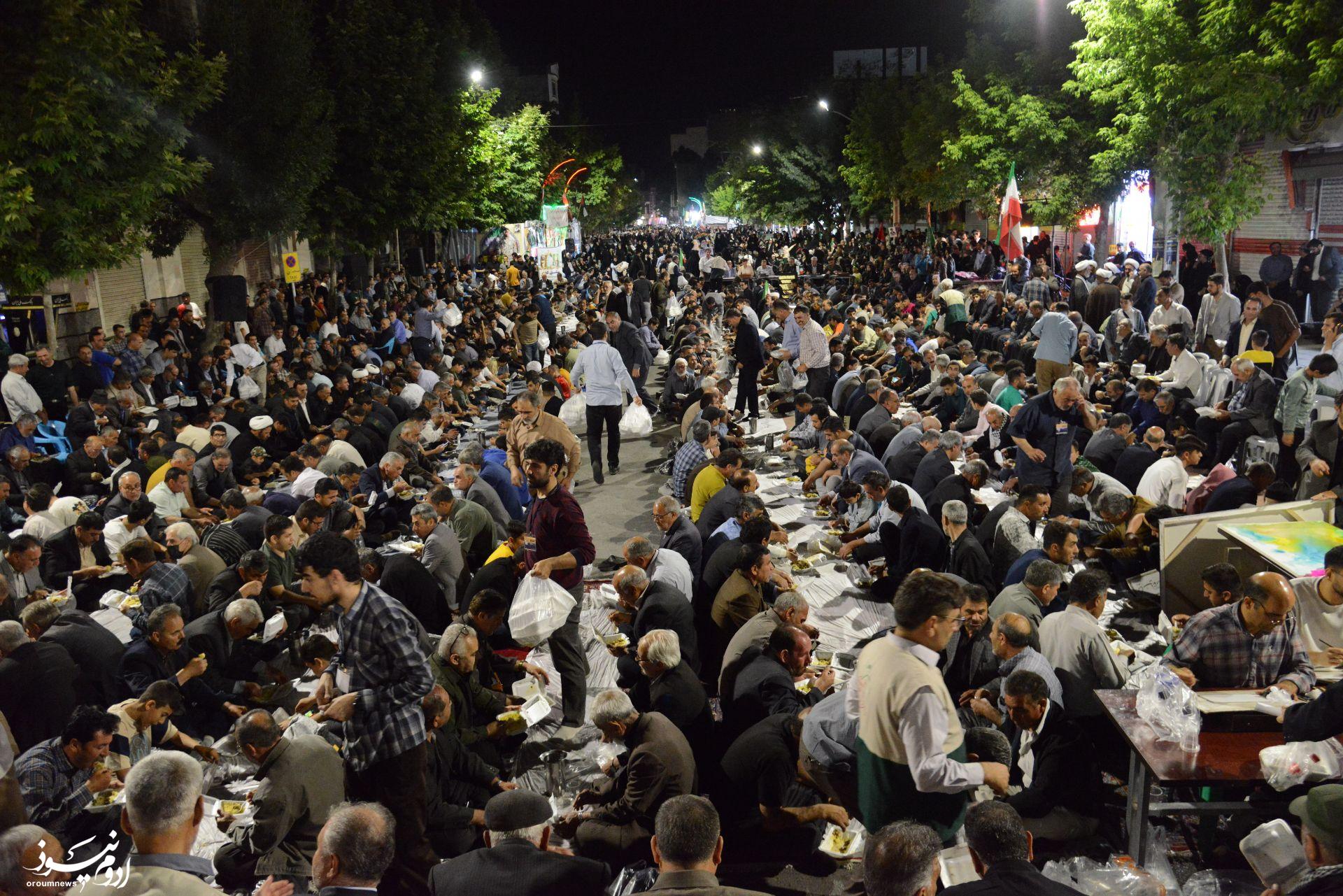 برپایی بزرگترین سفره اطعام علوی در میاندوآب