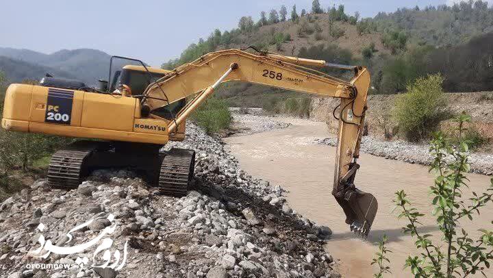 ۳۲ کیلومتر انهار نازلو لایروبی شد