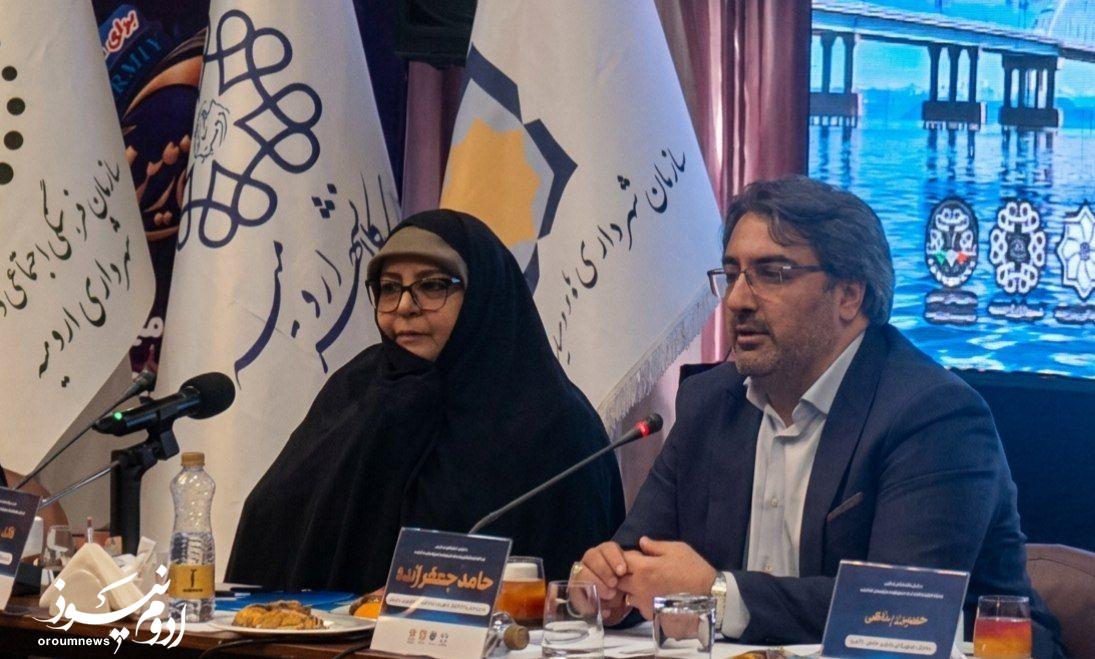 سازمان‌های فرهنگی شهرداری‌ها را از جزیره‌ای‌بودن خارج کنیم