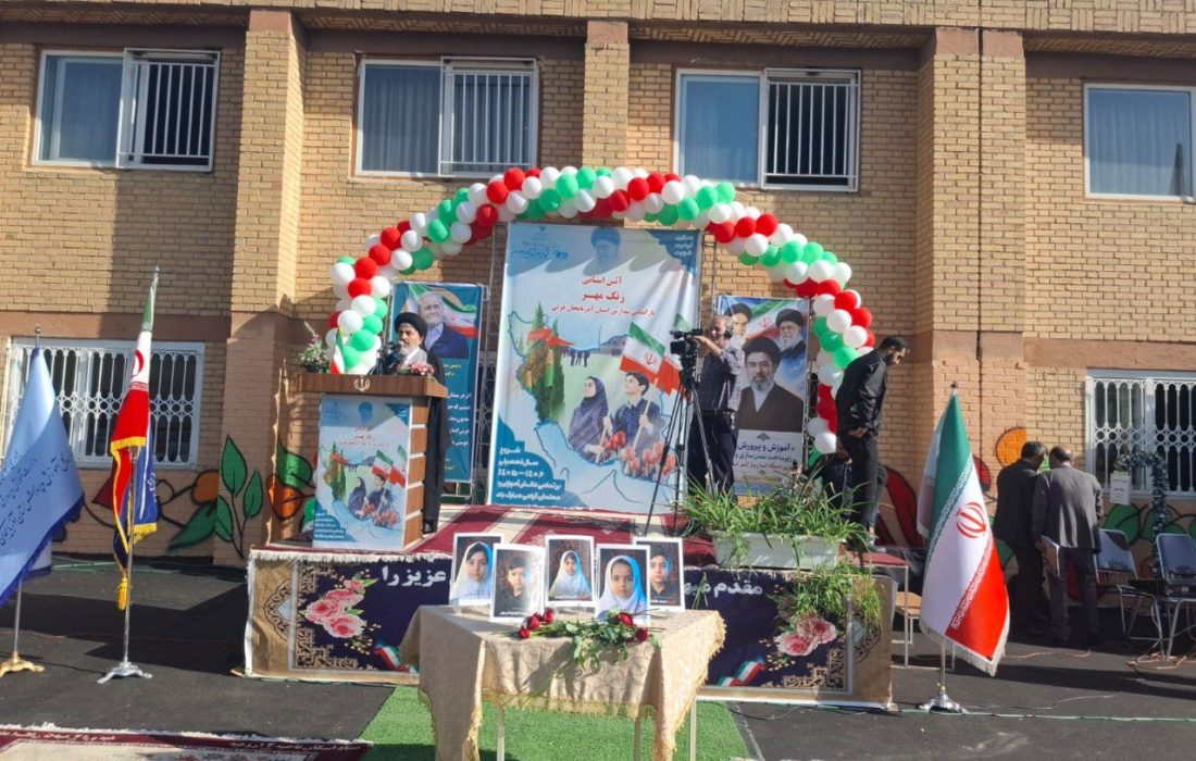 دانشآموزان وارث خون شهدای این سرزمین هستند