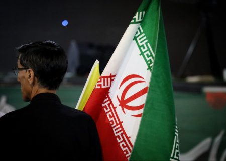 شکوه پرچم ایران در تجمع مردم ارومیه